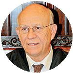 Da essencialidade da função do advogado e sobre a hierarquia