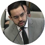 O direito do servidor público médico que exerce jornada de trabalho de 40 (quarenta) horas aposentar-se com proventos calculados sobre a totalidade da remuneração