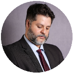 Contratos de tecnologia: Entre cobrar, negociar ou desligar