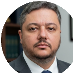 Alteração de direção e rescisão contratual: Onde cessa a estratégia e onde começa o inadimplemento?