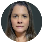 Flávia Gomes Flávia Gomes