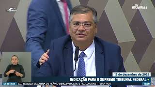 "Preciso de algum lugar para falar do Botafogo", brinca Flávio Dino sobre uso de redes sociais