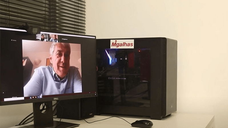 Gestão de Bolsonaro piora imagem do Brasil no mundo, avalia Sócrates