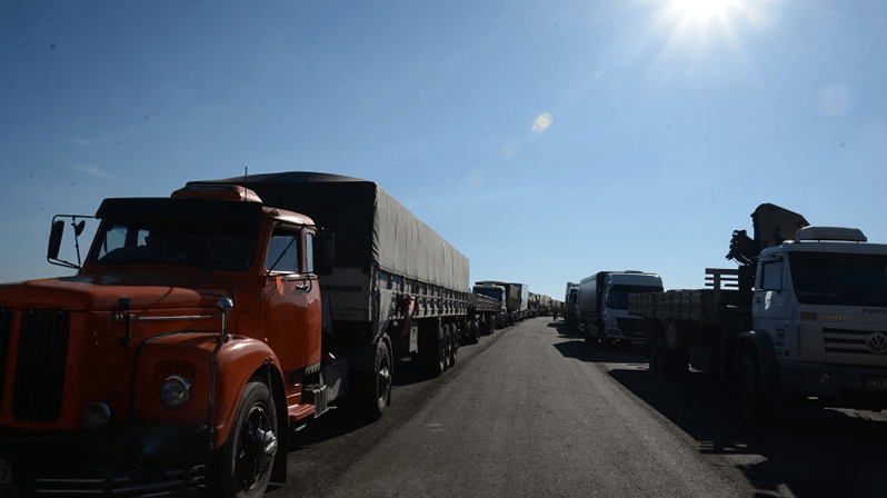 TRF-1 derruba decisões que impediam caminhoneiros de fecharem rodovias