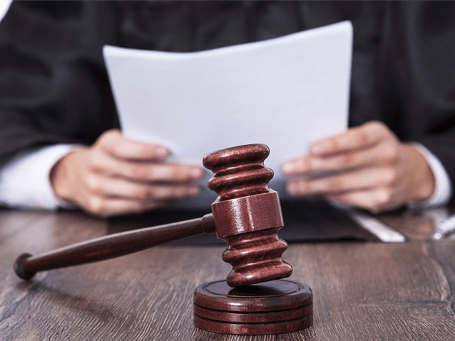 Empresa não pagará horas extras em turno de revezamento e hora noturna