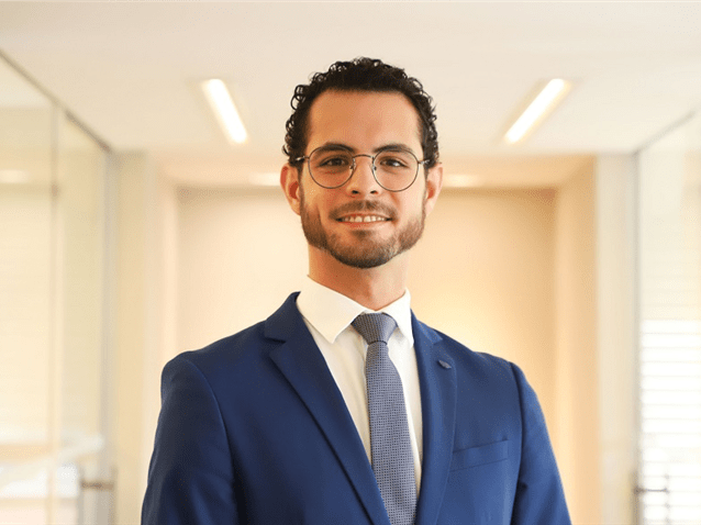 Advogado de Arns de Oliveira & Andreazza obtém nota máxima em pós