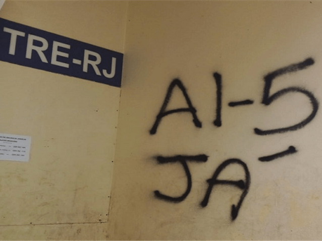 (img)