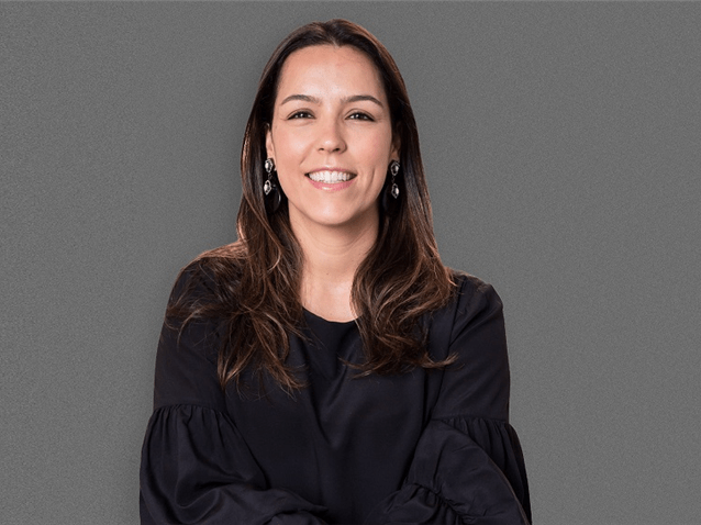 Larissa Arruy retorna Mattos Filho para integrar a área de Bancos e Serviços financeiros após dois anos atuando como executiva em uma fintech. (Imagem: Divulgação Mattos Filho)