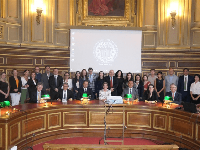 Ayres Britto palestra sobre Direito Falimentar em curso da Sorbonne Ayres Britto palestra sobre Direito Falimentar em curso da Sorbonne