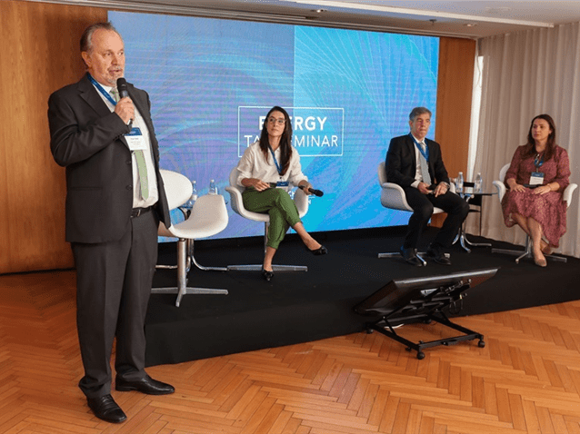 Da esquerda para direita: Ivan Tauil, Carolina Bottino, Eduardo Telles e Andrea Torres. (Imagem: Divulgação Tauil & Chequer Advogados)