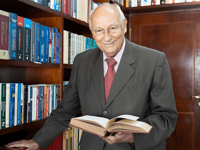 Almoço celebra os 90 anos do jurista Ives Gandra em São Paulo Almoço celebra os 90 anos do jurista Ives Gandra em São Paulo