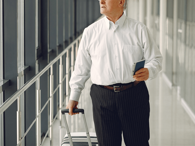 Idoso de 82 anos será indenizado por atraso de 18h em voo internacional