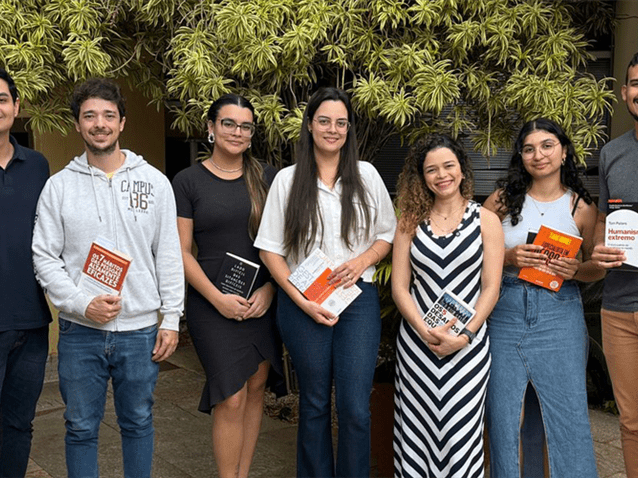 Escritório cria clube do livro para desenvolvimento da liderança Escritório cria clube do livro para desenvolvimento da liderança