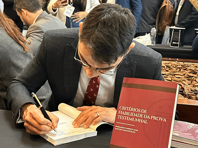 Livro "Critérios de Fiabilidade da Prova Testemunha" é lançado em SP