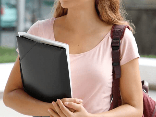 Curso de Medicina custeado pelos pais não afasta justiça gratuita