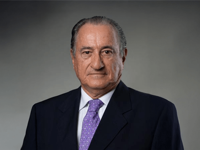 Antônio Palma recebe prêmio por contribuição à educação Antônio Palma recebe prêmio por contribuição à educação