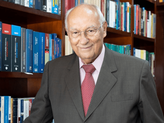 Jurista Ives Gandra profere palestra na posse do TIT-SP Jurista Ives Gandra profere palestra na posse do TIT-SP