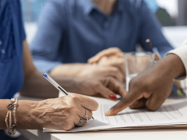 Reajuste etário sem previsão expressa é abusivo, decide TJ/PE