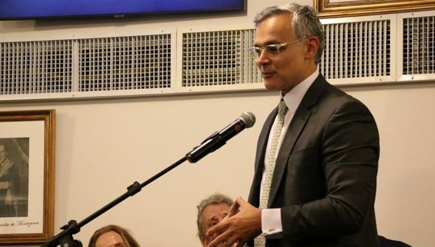 Christiano Fragoso fala em homenagem ao avô Heleno Fragoso. (Imagem: Reprodução IAB)