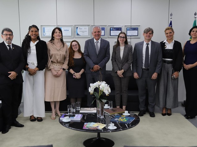 Jacó Coelho Advogados representa Santander em reunião no TRT/GO