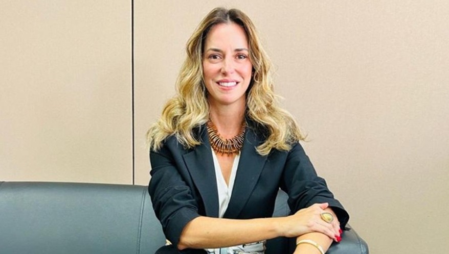 Paula Lima Hyppolito Oliveira, sócia do Caputo, Bastos e Serra Advogados e presidente da AASP. (Imagem: Divulgação/AASP)