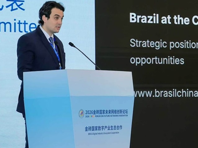 Édson Kohl Júnior palestra na China durante evento do BRICS Édson Kohl Júnior palestra na China durante evento do BRICS