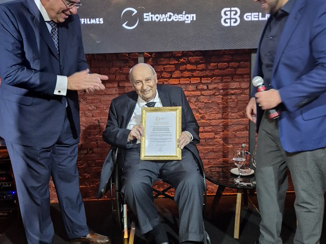 Ives Gandra Martins é homenageado por lideranças jurídicas Ives Gandra Martins é homenageado por lideranças jurídicas
