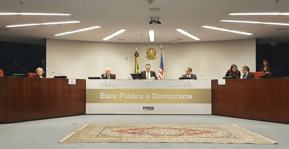Professor de Harvard palestra no STF sobre ética pública e democracia