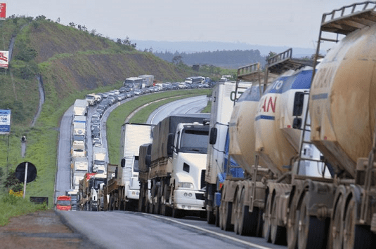 Presidente da OAB/SP e governador de SP entabulam acordo com caminhoneiros que pode destravar o país